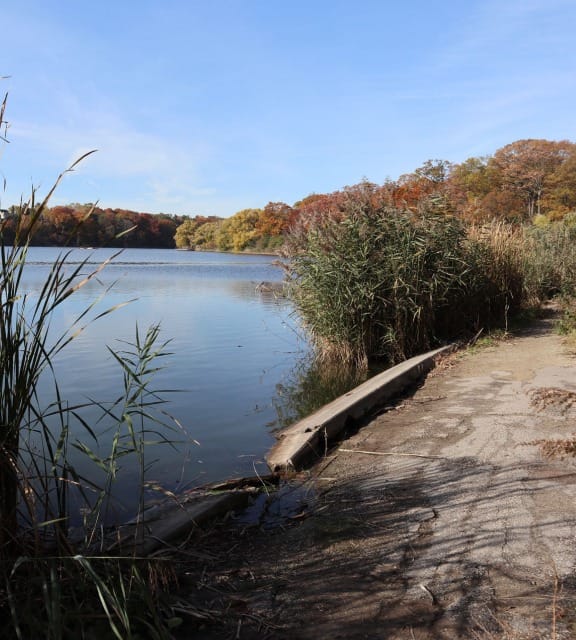 Outdoor lake and you can get fresh outdoor air