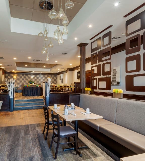 Best Western Plus Toronto Airport Hotel Dinning area