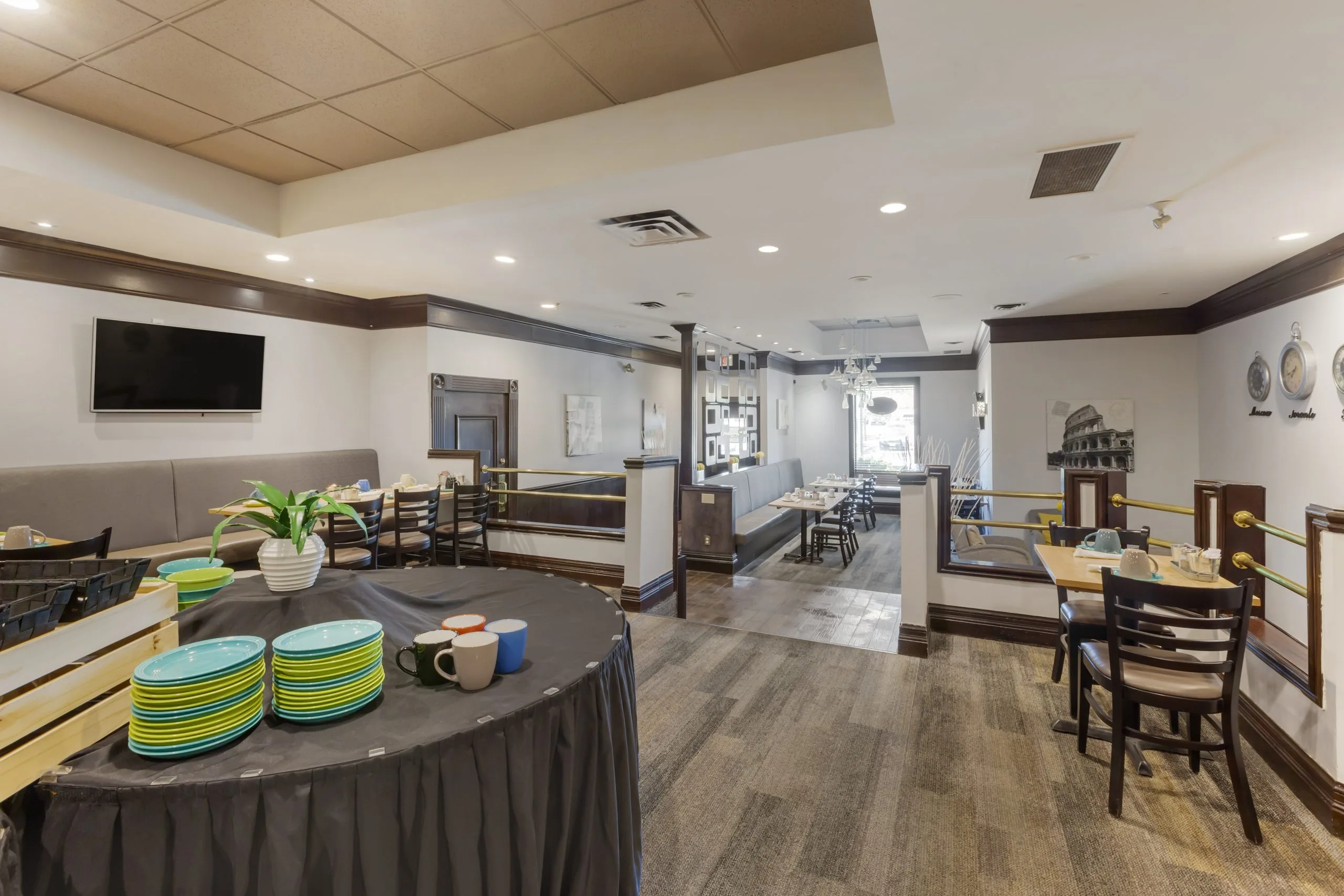 Toronto airport hotel restaurant
